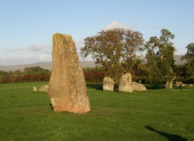 Discover Long Meg and daughters