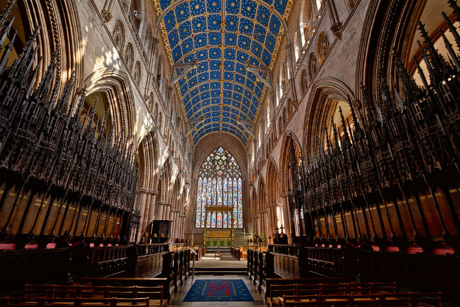 Majestic place to propose on Valentine's Day - Carlisle Cathedral