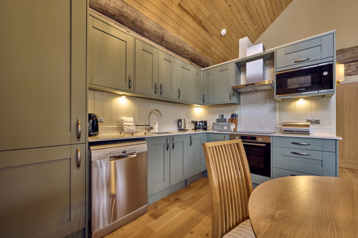 TR1ACF1-700x467 Kingfisher Log-Cabin Lake-District Hottub