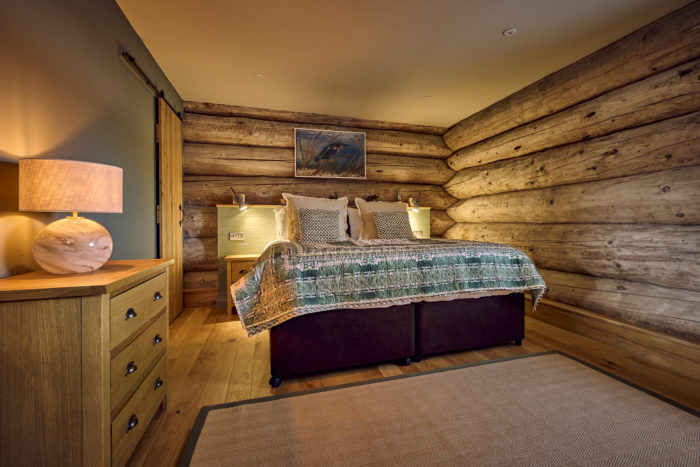 TranquilOtter_Oct2025_36-700x467 Kingfisher Log-Cabin Lake-District Hottub