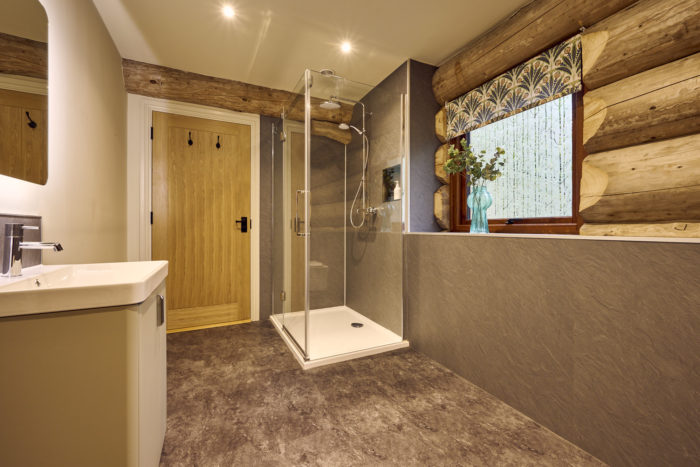 TranquilOtter_Oct2025_59-700x467 Kingfisher Log-Cabin Lake-District Hottub