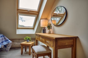 TranquilOtter_Oct2025_72-300x200 Kingfisher Lodge Picture Gallery